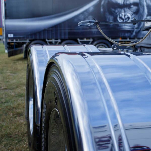 Silverback-Ribbed-Fenders-2