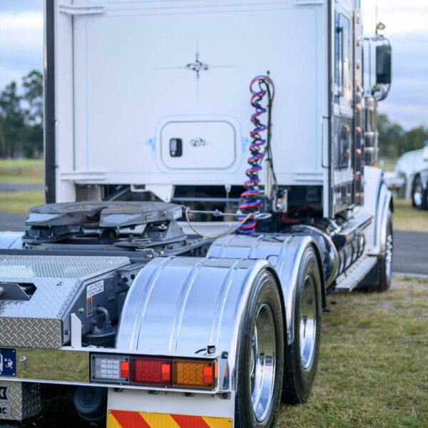 Silverback-Ribbed-Fenders-3
