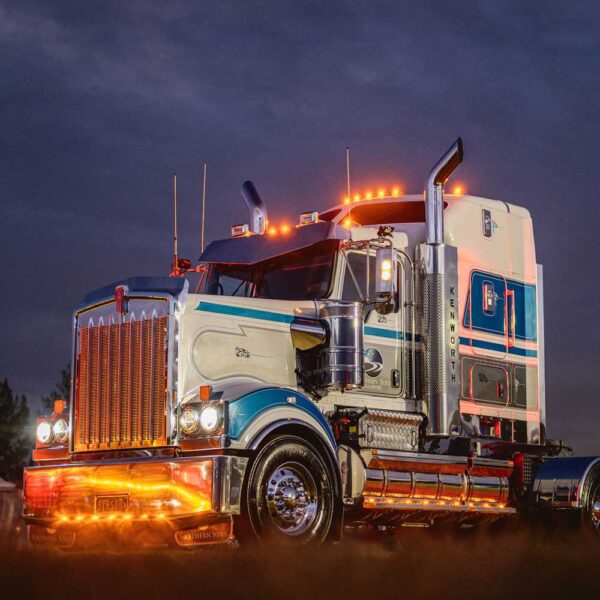 Silverback-Ribbed-Fenders
